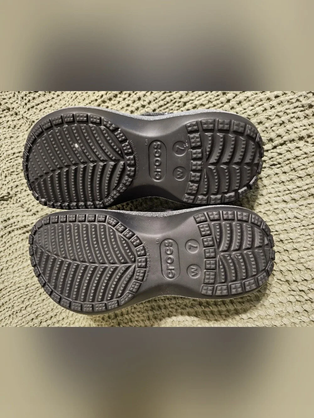 CROCS pre owned